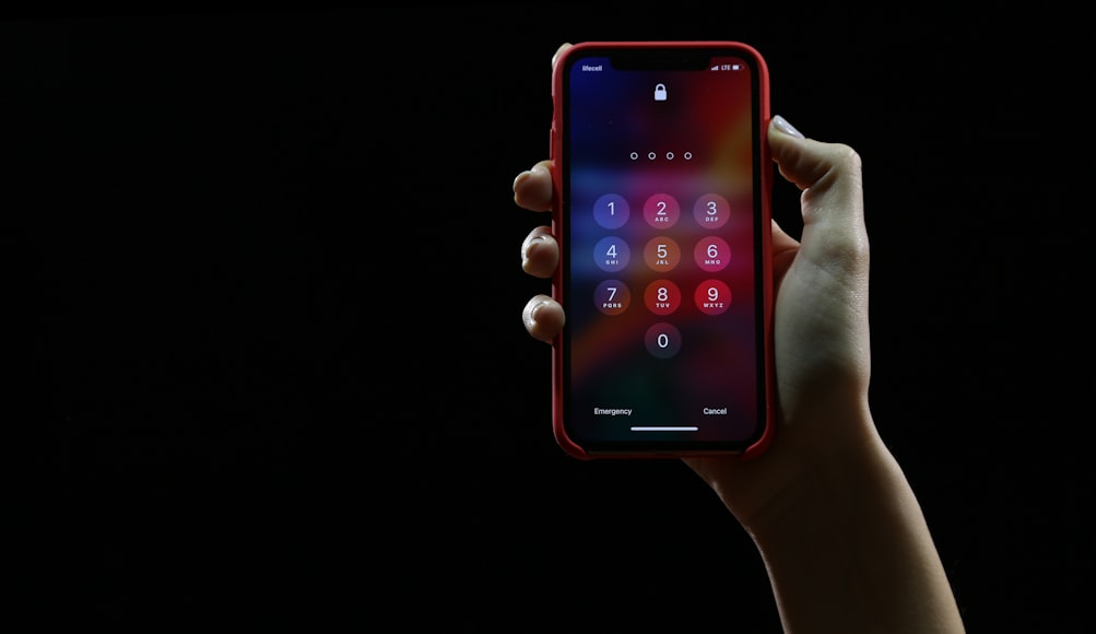 Recuperar senhas no celular Android e iPhone